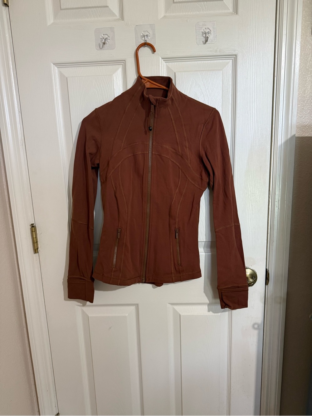 Woman’s size 4 Lululemon Define Bomber Jacket in Roasted Brown - Picture 3 of 12